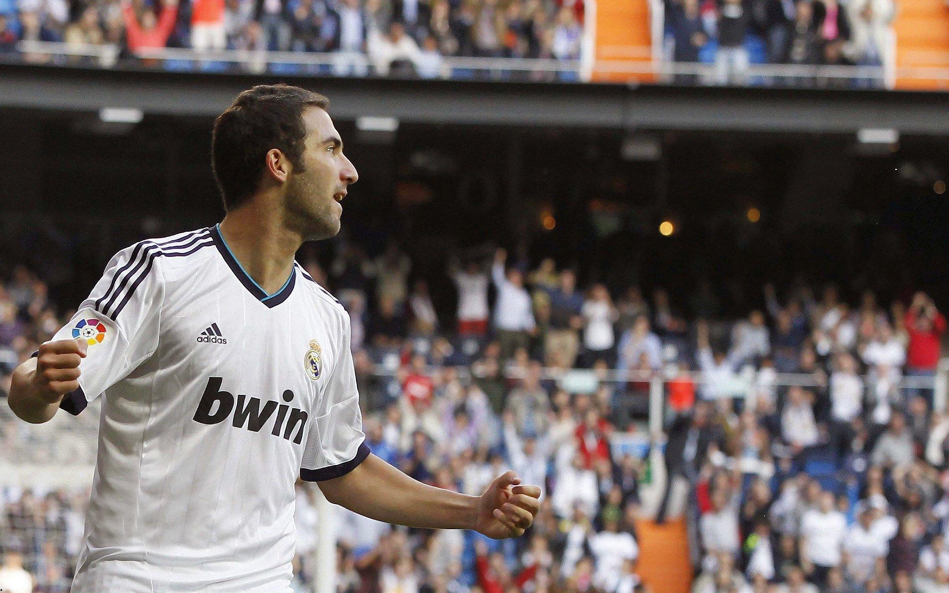 意媒聚焦亚特兰大新变革，库普梅纳斯转型中卫表现惊艳，尤文图斯中场补强迫在眉睫